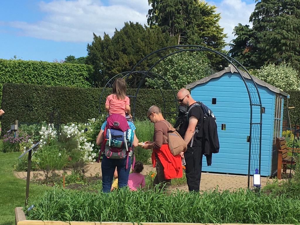 ImaginateUK's tweet photo. An immersive audio journey exploring home, narrated by children whose families moved here from overseas 🛩

Presented by @2destlang at #FamilyEncounters in @TheBotanics. https://t.co/N1kcWtfumi