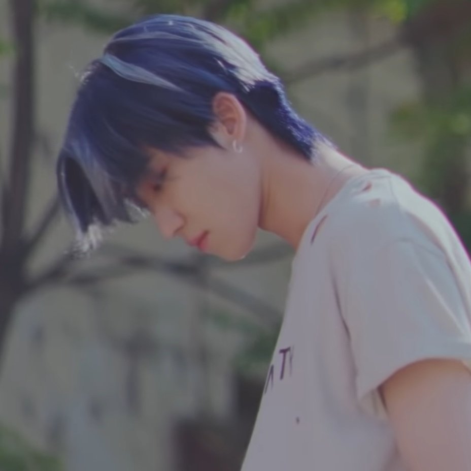 luxuryhoshi's tweet photo. i love his new hair color!! 🥺 @pledis_17 https://t.co/tiqfDt1sh5