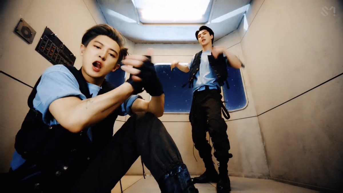 oshcuddles's tweet photo. SEHUN AND CHANYEOL SCENE FOR THEIR RAP PART 😭

#DONT_FIGHT_THE_FEELING https://t.co/PlYMPodEmU