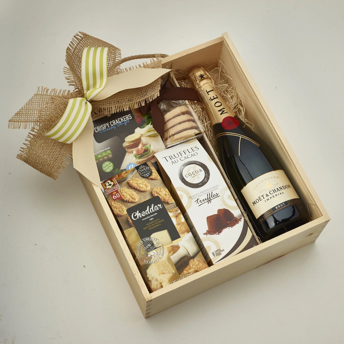 iddylllic's tweet photo. @seugrmin Congrats to you and Reksha once again on this beautiful, fun and enjoyable wedding event! Here’s some gifts for the newlyweds~ https://t.co/zSOL1OtV7U