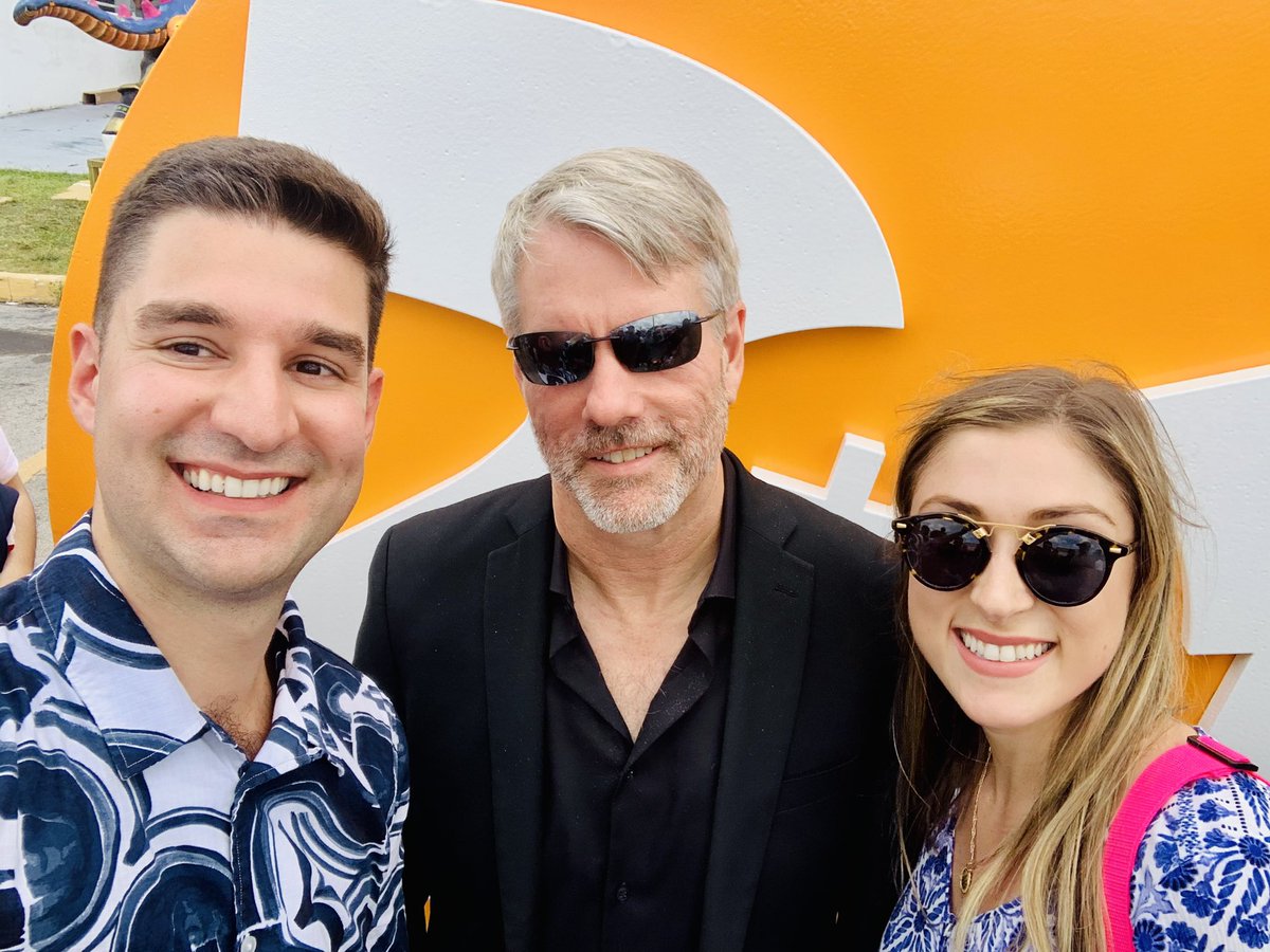 CryptoCouple tweet media