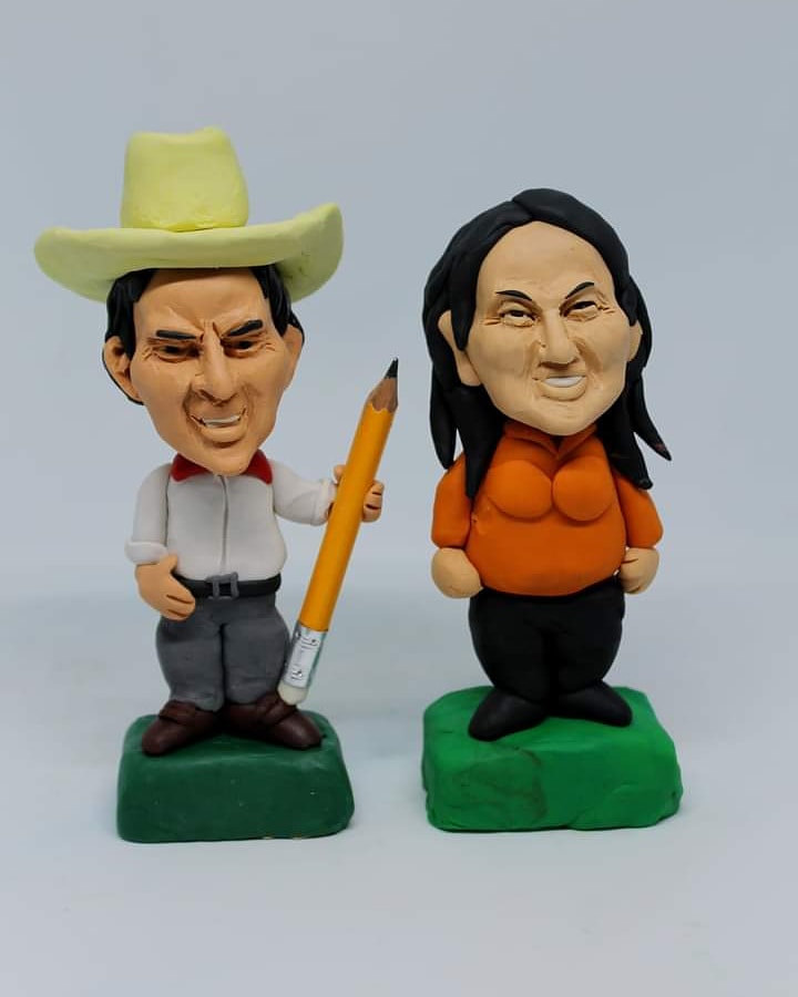 Plastifiguras's tweet photo. Cual sea su voto el día de hoy, solo quiero decirles que les deseo lo mejor y  confío, quiero creer, cual sea el resultado, podamos todos seguir adelante. Un abrazo grande. #plastilina #Elecciones2021PE #PedroCastillo #Keiko https://t.co/uC3mEGVo9k