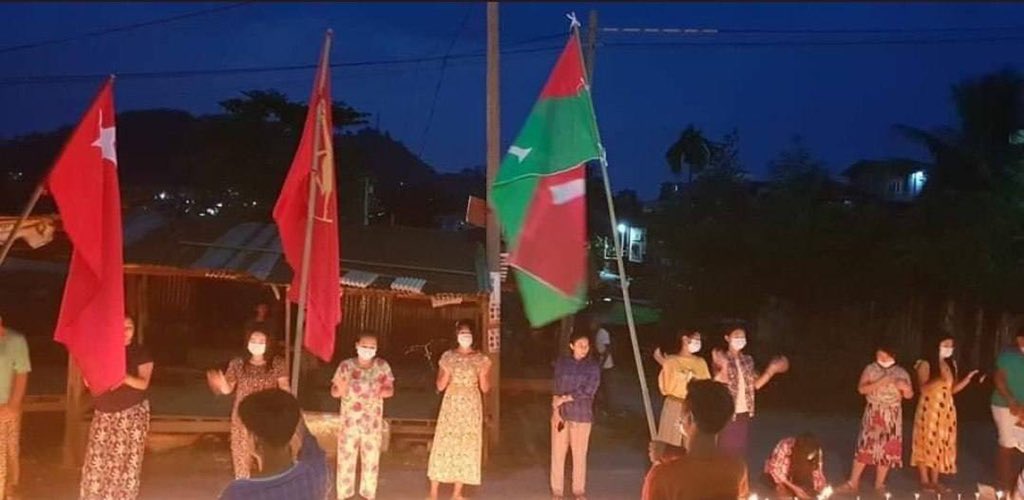 BlueLin29189012's tweet photo. Residents of #Hpakant's #Mashikahtaung neighborhood staged a CandleLightStrike to protest the military regime. #RejectCoupRejectASEAN #June6Coup #WhatsHappeningInMyanmar https://t.co/DXipwRPZit