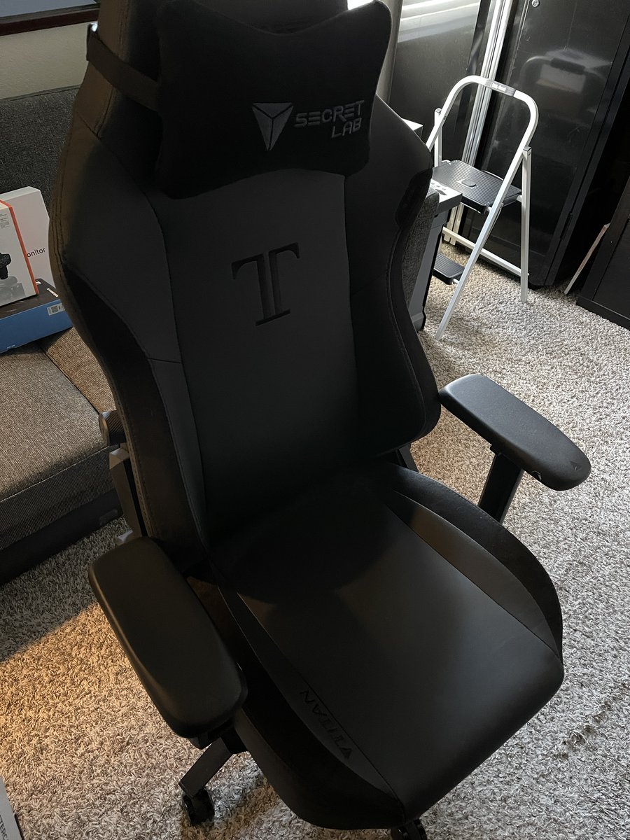 Loving my #Secretlab Titan. My back pain has reduced dramatically in the weeks I’ve had it.