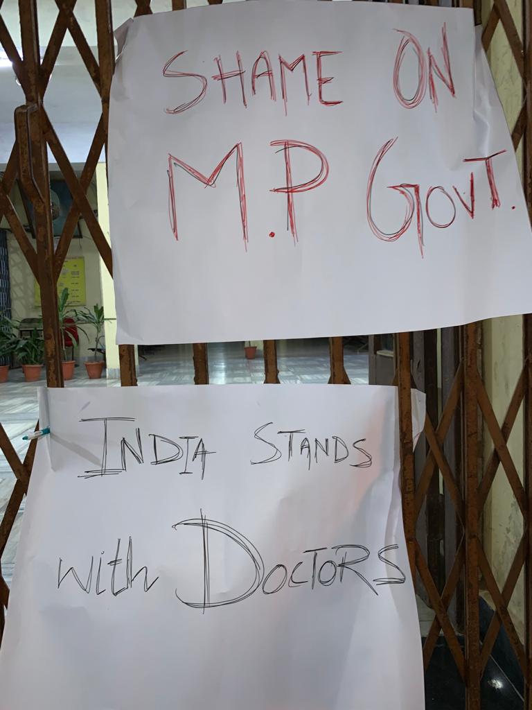 LlrmRda's tweet photo. A candle light vigil was held by @LlrmRda at Lala Lajpat Rai Medical College(LLRM)Meerut in support of Aggitating docs of @RDAMP_OFFICIAL
We cndmn state govt atrocities against doctors &amp; xtends all possible support. 
@AIIMSRDA @ANINewsUP
@jda_ug @FordaIndia
@RDA_UP @FAIMA_INDIA_ https://t.co/s2LZFhcFUm