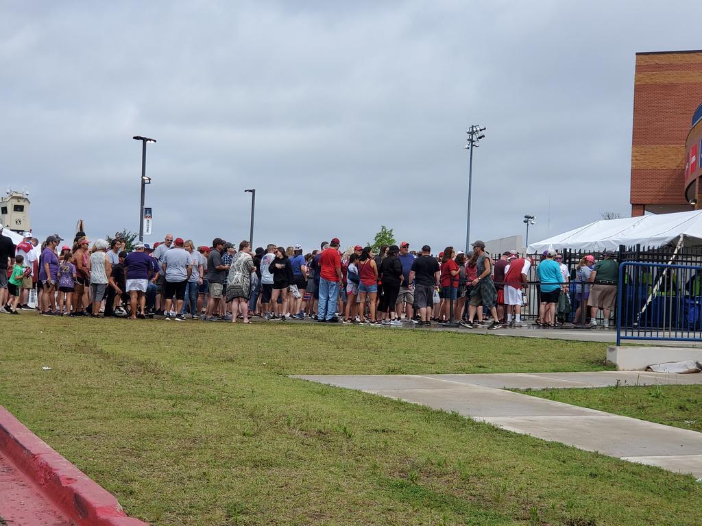Waiting for the doors to open for the 4th day of the #WCWS in #OKC!

TODAY DETERMINES WHO PLAYS FOR THE NATIONAL CHAMPIONSHIP!! 🥎

<a href="/NCAAsoftball/">NCAA Softball</a> <a href="/USASoftball/">USA Softball</a> <a href="/VisitOKC/">Visit OKC</a> <a href="/cityofokc/">City of OKC</a>