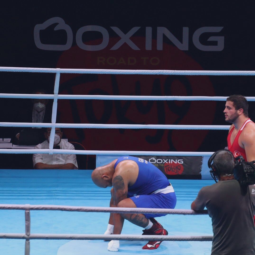 No amateur was under more pressure today than <a href="/BigFrazeBoxer/">Frazer Clarke</a>. 11 years on GB, kept out of London &amp; Rio by AJ &amp; Joyce, waited an extra year for Tokyo &amp; had only one chance to qualify due to COVID. Today, he finally secured his place as an Olympian. Over the moon for you mate ❤️