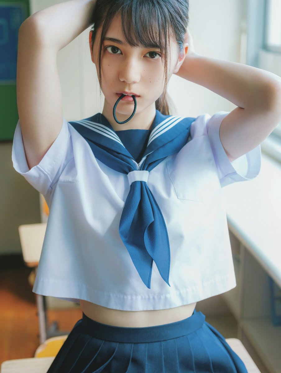 日向坂46 小坂菜緒 JK制服生写真 クランクイン! on X: