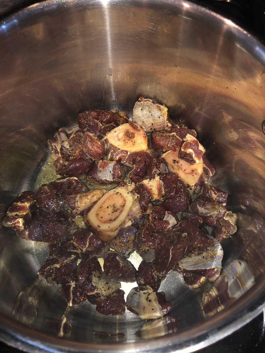 cuteazfoxy's tweet image. What’s Beef? #BeefShanks goin in 🙌🏾🙌🏾