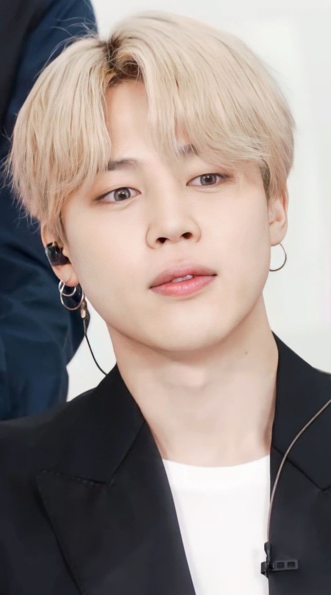 Swetha79833157's tweet photo. BTS ft Shaksma Srivastav
E NOW interview
Jimin, Taehyung, Jung Kook
#BTS
#BTSINDIANINTERVIEW https://t.co/Z1p12zM7Oy