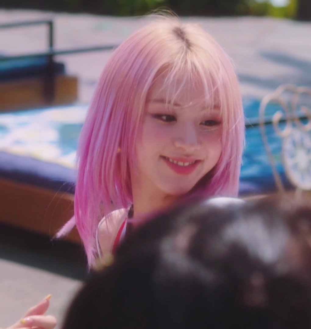 bonjourchaeng's tweet photo. ALCOHOL FREE MV TEASER 01
#Taste_of_Love_D5
#Alcohol_Free_D3
@JYPETWICE https://t.co/91A9Ig5Kwy