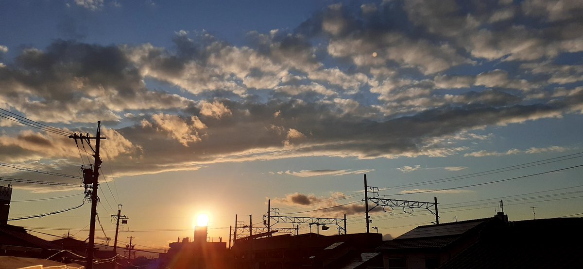 碧aoʕ ๑ ʔ ժ ʒ ෆ いつかきっと 会えるよね 夕暮れ 夕日 空が好きな人と繋がりたい 空が好き 過去のお写真 君に届け
