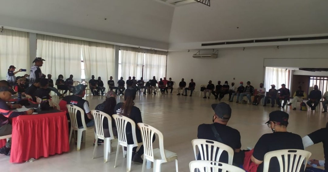 Mira_Venezuela's tweet photo. #Miranda|| Continúa Gira de la Comisión de #FormaciónNacional, con la participación del Sec. Nal. De Formación @GustavoVasMrt, Secretario Nal. General @WBenavides_MRT, el Sec. Nal. de Política Electoral Eliezer Herrera y el Resp. político del Bloque @centralmrt @LuisAlvarez_MRT. https://t.co/W7lJEdKuPB