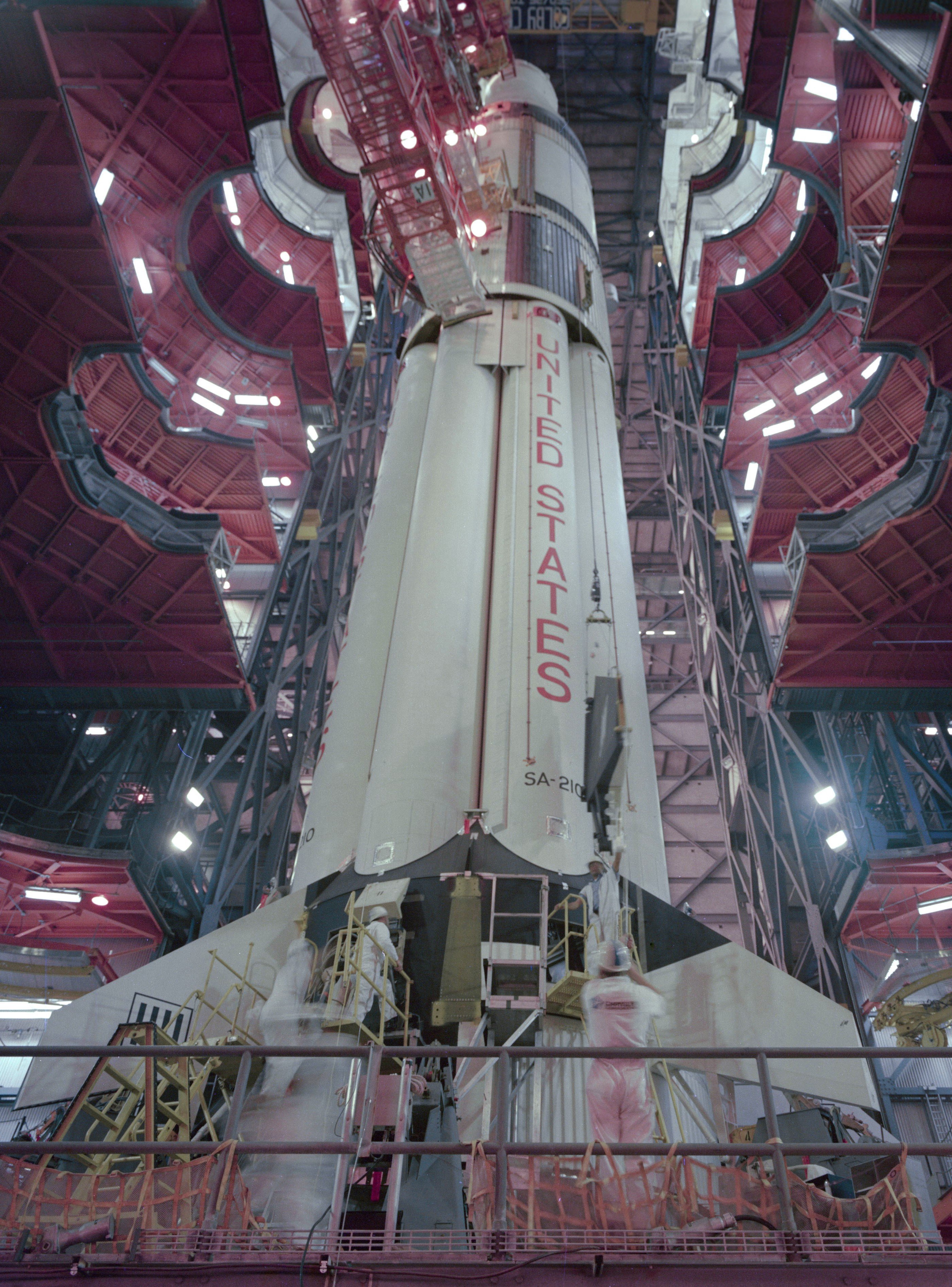 Saturn v vab 2025