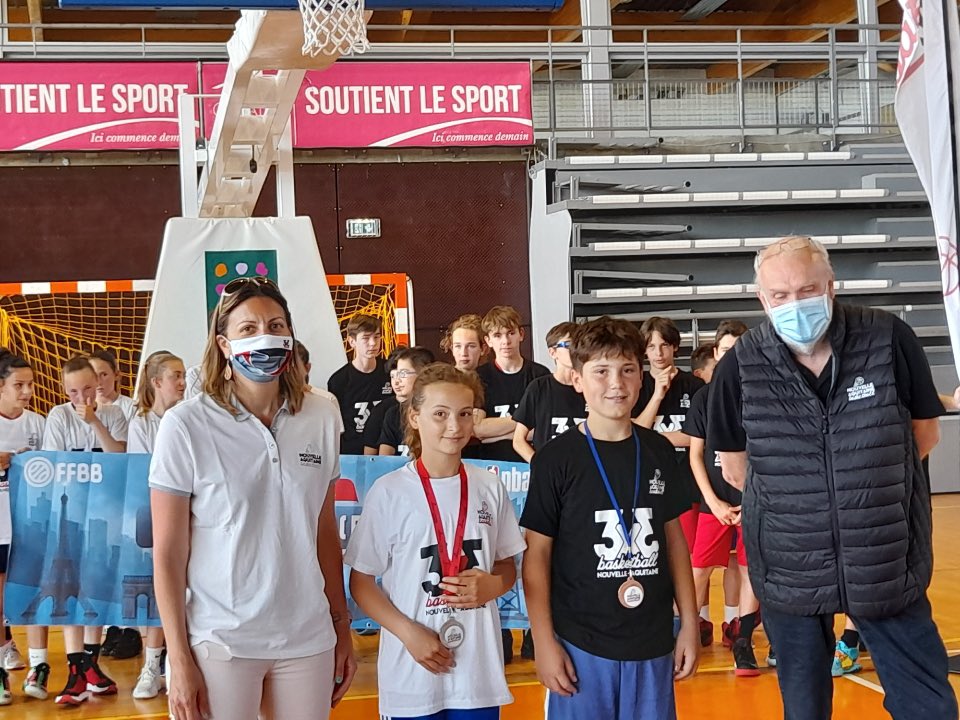 LigueBasketNAQ's tweet photo. #challengebenjamin Cognac, Orthez, Eyzerac accueillaient le Challenge Benjamin(e) avec les garçons et filles sélectionnés dans les comités. Les six vainqueurs sont qualifiés pour la finale nationale le 19 juin. A la clé : voyage aux Etats-Unis pour vivre une expérience NBA🥇✈️🏀 https://t.co/f2z3lobVTx