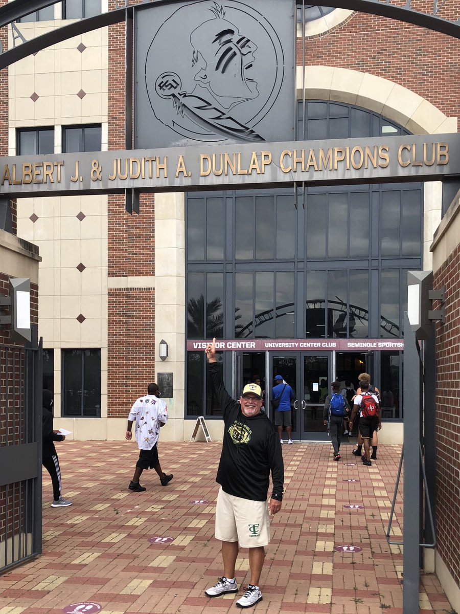 BrantleyCoach's tweet image. Trinity Catholic representing from Miami to Tally today.
Guess where I ended up! Good things happening at TC!🏈☘️
