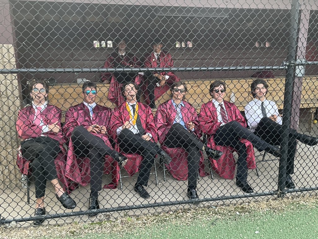 DBPHRC's tweet photo. Congratulations to our 2021 graduates.  You entered DBP in 2017 as teenagers &amp; leave in 2021 as young men.   We are so proud of you. As you head off to college, remember to stand at the alter with God, stand for others &amp; stand on the margins  #DBPbaseball #TogetherWeAreIronmen https://t.co/IeXpxxrmQA