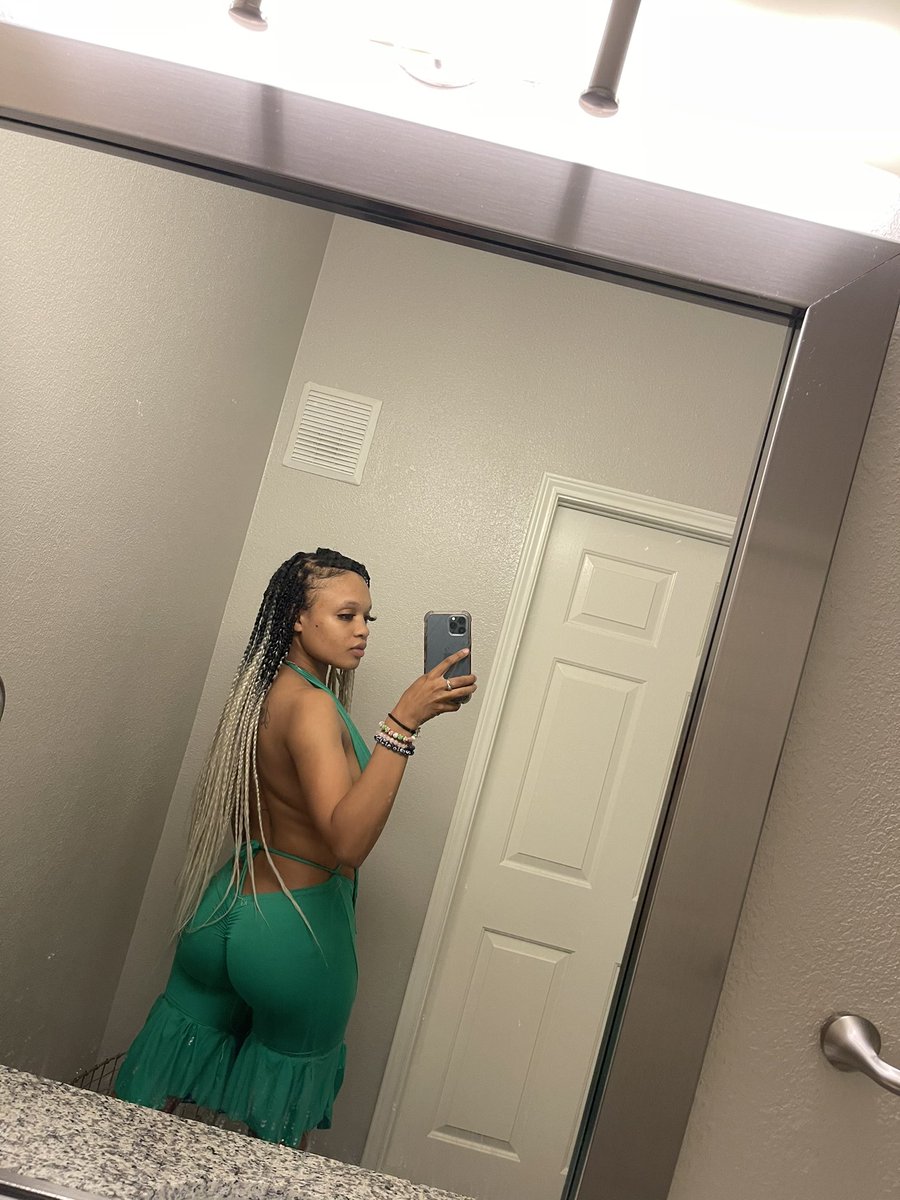 _kleapatra's tweet photo. Dumplin 💚

Skort Set sewn by me ✂️🧵 https://t.co/aZ41jHVsLb