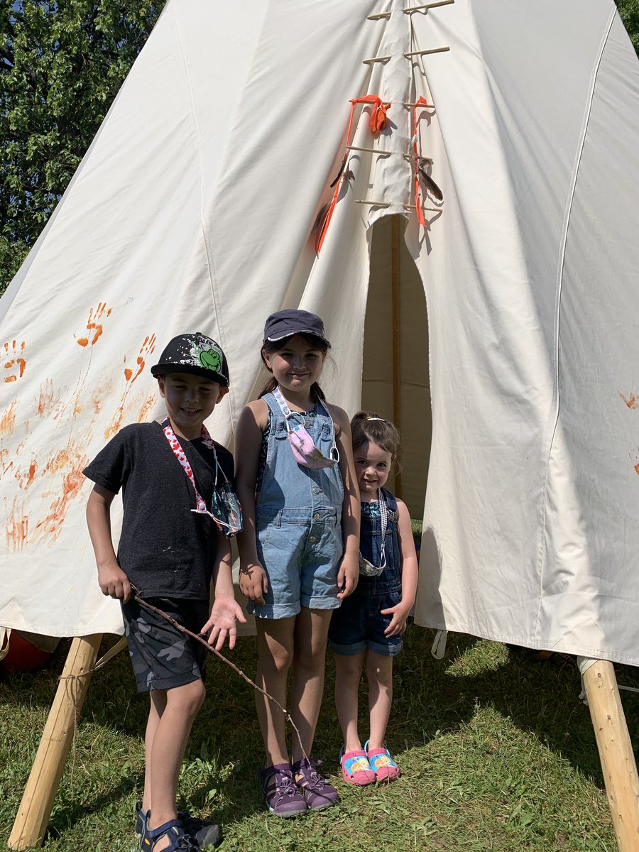 tbeau27's tweet photo. Our #sundaymorning brought #beaufam to #remicrapids and the #tipi where #CBeau #RoBeau and #SEBeau collected #goosefeathers for the #camp and we #helped do some #chores important #gifts and #teachings were shared #sacred #community #indigenous @beauchamplinds https://t.co/ooQPxqCHLC