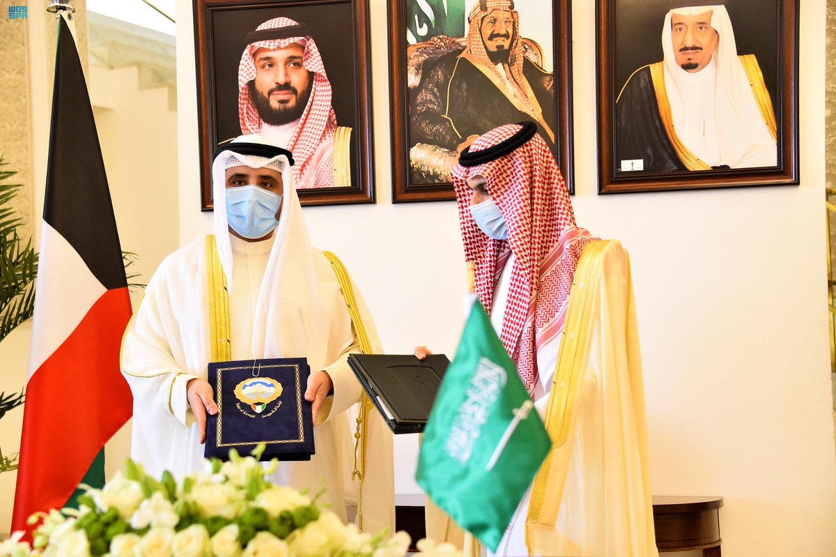 SaudiNews50's tweet photo. المجلس التنسيق السعودي الكويتي: 

توقيع اتفاقية تعاون في مجال الشباب ،ومذكرة تفاهم بين البلدين في مجال الرياضة وتشجيع الاستثمار المباشر.

- https://t.co/SoaB9zBsjx