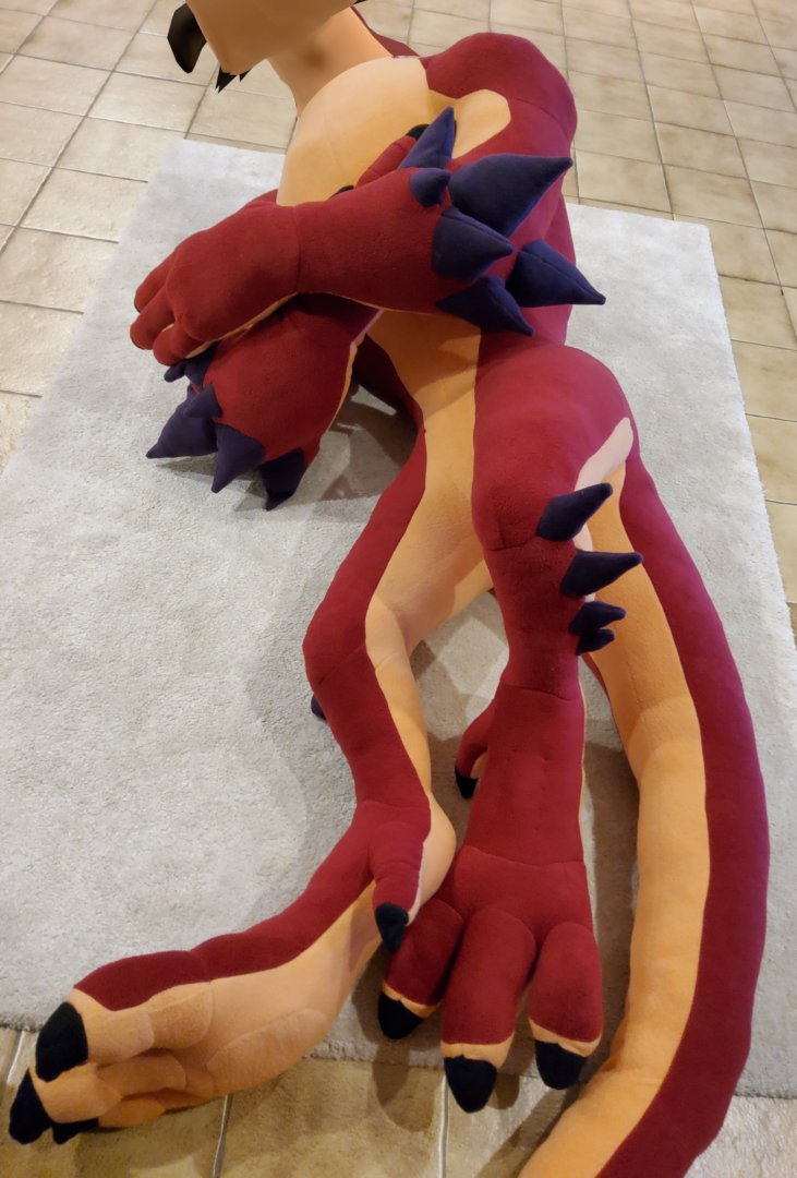 BlueSharkieee's tweet photo. Sorry if my 70s tiled floor offends your eyes - but I got the body done! 😄 Already realized improvements on the right side - I like how the spikes and the new foot turned out. I'm not quite happy with the spikes on his back and his hands + fingers though... https://t.co/0Kflg5D7ok