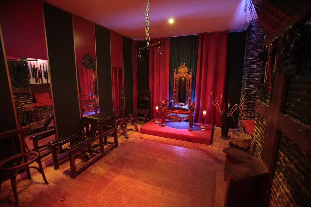 HattoriSanBDSM's tweet photo. Este fin de semana estuve en La Pastelería BDSM. Un lugar imprescindible en Madrid para reunirse y pasar un buen rato.
#BDSM #CuerdasBDSM #DomBDSM https://t.co/5YYEyz0JSp