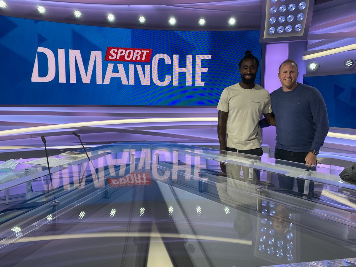 Dominik Olivier (@olivierdominik) on Twitter photo Plateau prestigieux de #SportDimanche <a href="/JohanDjourou/">Johan Djourou</a> vient de mettre un terme à sa carrière. Avec Ludo Magnin ils analyseront les chances de l équipe de ⚽️ 🇨🇭 avant le premier match contre le pays de Galles 🏴 Plateau prestigieux de #SportDimanche <a href="/JohanDjourou/">Johan Djourou</a> vient de mettre un terme à sa carrière. Avec Ludo Magnin ils analyseront les chances de l équipe de ⚽️ 🇨🇭 avant le premier match contre le pays de Galles 🏴