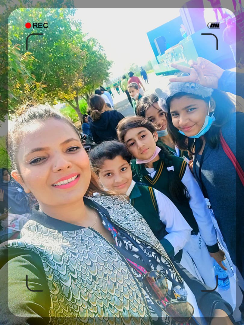 mehak_official's tweet photo. Throwback to connecting with some talented young minds. Always refreshing to see energetic children. They make me hopeful that Pakistan will have a bright future.
#APSStudents #Throwback #AoEhadKarain #MehakAli https://t.co/4RWgpYZQwx