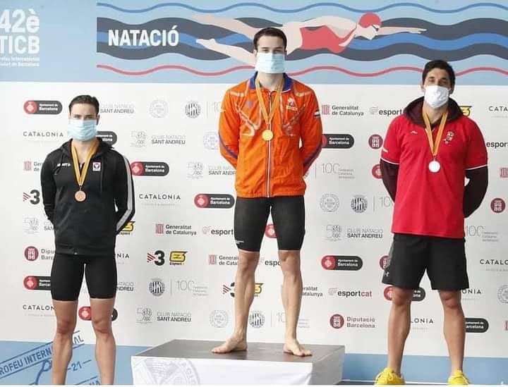 #Natación Martín Melconian 🇺🇾 ganó la medalla de plata 🥈 en la competencia internacional "Ciudad de Barcelona" en España.
✅ Fue segundo en los 50 metros pecho con una marca de 28.20, sólo superado por Arno Kamminga de Países Bajos.
