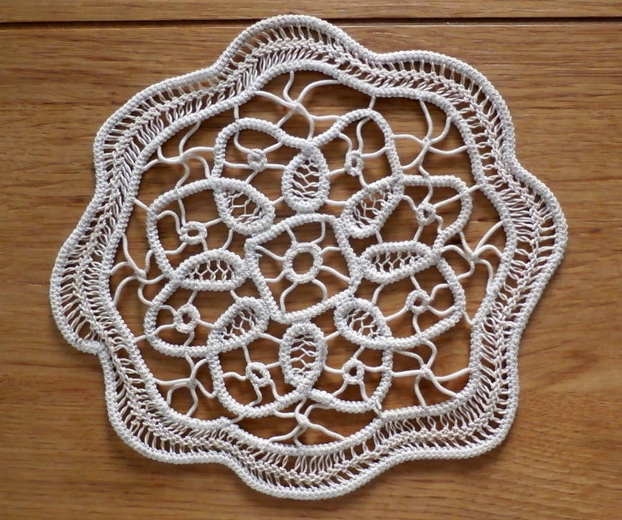 GrandmasDowry's tweet photo. Romanian Point lace Macrame Doily, Round Handmade Cotton table doily, Vintage Shabby chic home decor, Wedding Decoration https://t.co/B02NnvZgev #weddingdecoration #romanian #pointlace #macrame #doily #round #cotton #tabledoily #vintagehomedecor https://t.co/OFg5qZD7KK