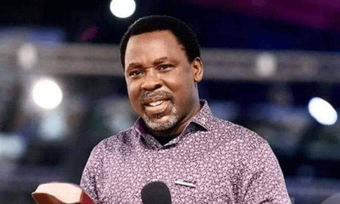 ChizoGermany's tweet photo. TB Joshua wanda yace a wannan  2021 manya Manyan naija zasu mutu , Ashe shima Yana cikinsu yau ya mutu sai dai bayan mutuwar tasa wani Pastor Mai suna Emanuel Gabriel Yace kar''a kuskura ayi Jana'izar  TB  ba mutuwa yayi ba yaje ya karbo wahayi ne daga wajen Ubangiji
Me zaku ce? https://t.co/Ari4YcZY3x