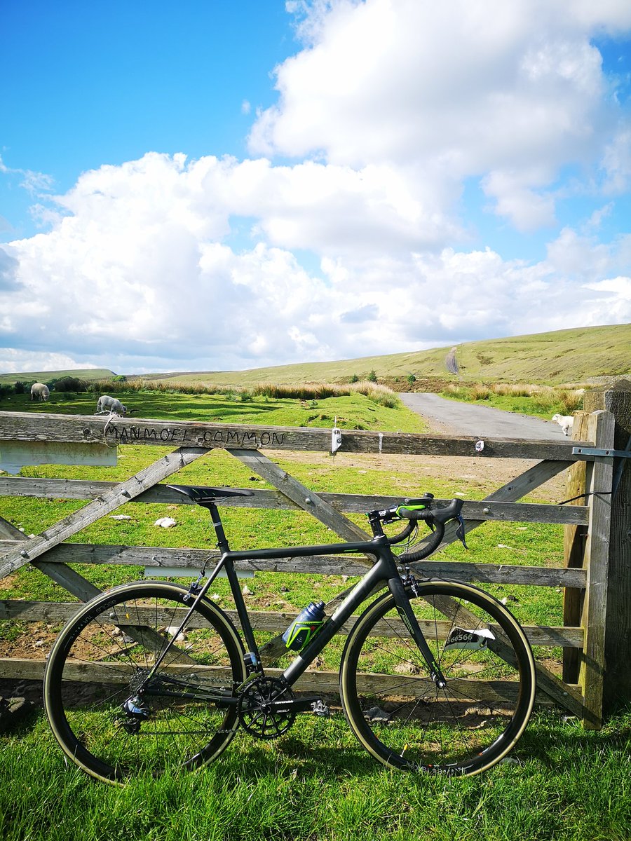 scarey13's tweet photo. Rare outing on the road bike #itsfast https://t.co/MqBy07QpcU