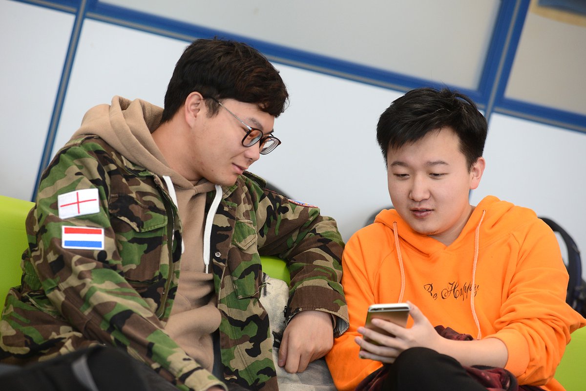 We're looking for hosts for our international students. Receive £125 per student per week in a catered, single room, or £100 per student per week in a catered, shared twin room. Hosts must complete DBS checks funded by the College. Interested? E-mail international@cityplym.ac.uk.