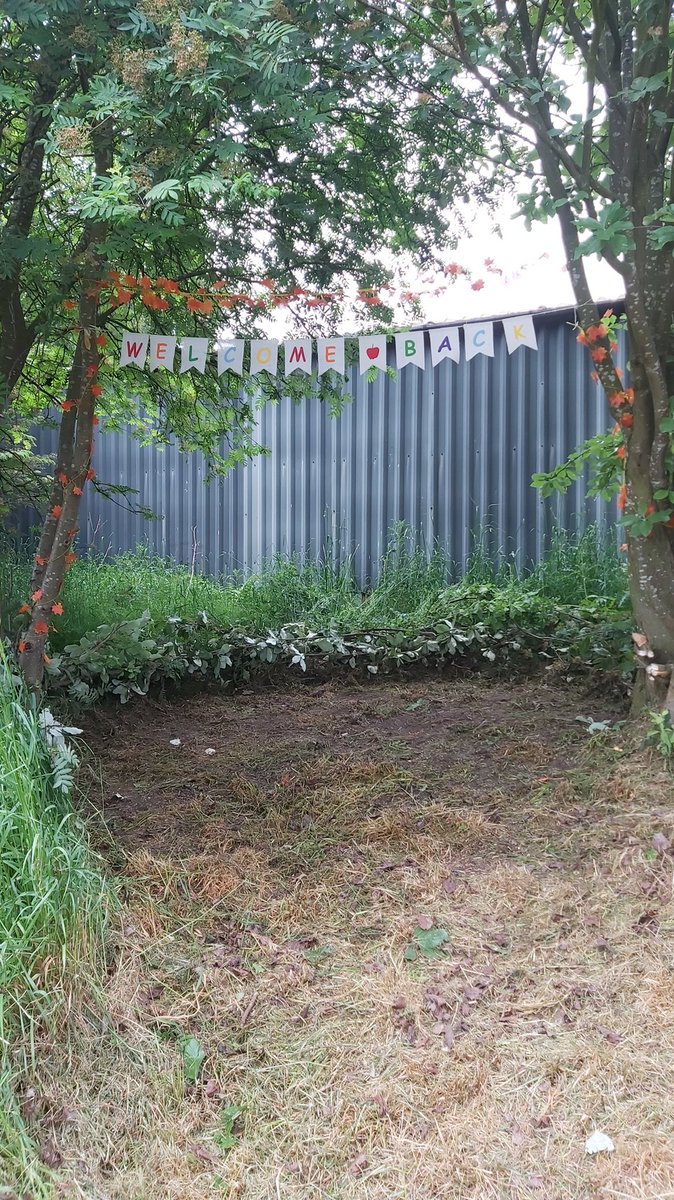 Long4dPrimaryAc's tweet photo. Mrs Tunnicliffe thought the secret garden needed a bit of a tidy up…how amazing is this? We are so grateful. Our children will love this! #community #Summer2021 #denbuilding #greatoutdoors https://t.co/4423MmN67z