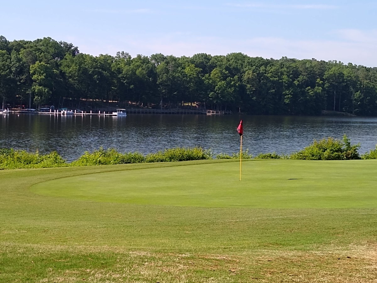 Love working these hot and humid weekends! Seeing #14 <a href="/BrandermillCCVA/">Brandermill CC</a> this morning makes it all worthwhile. Simply stunning.