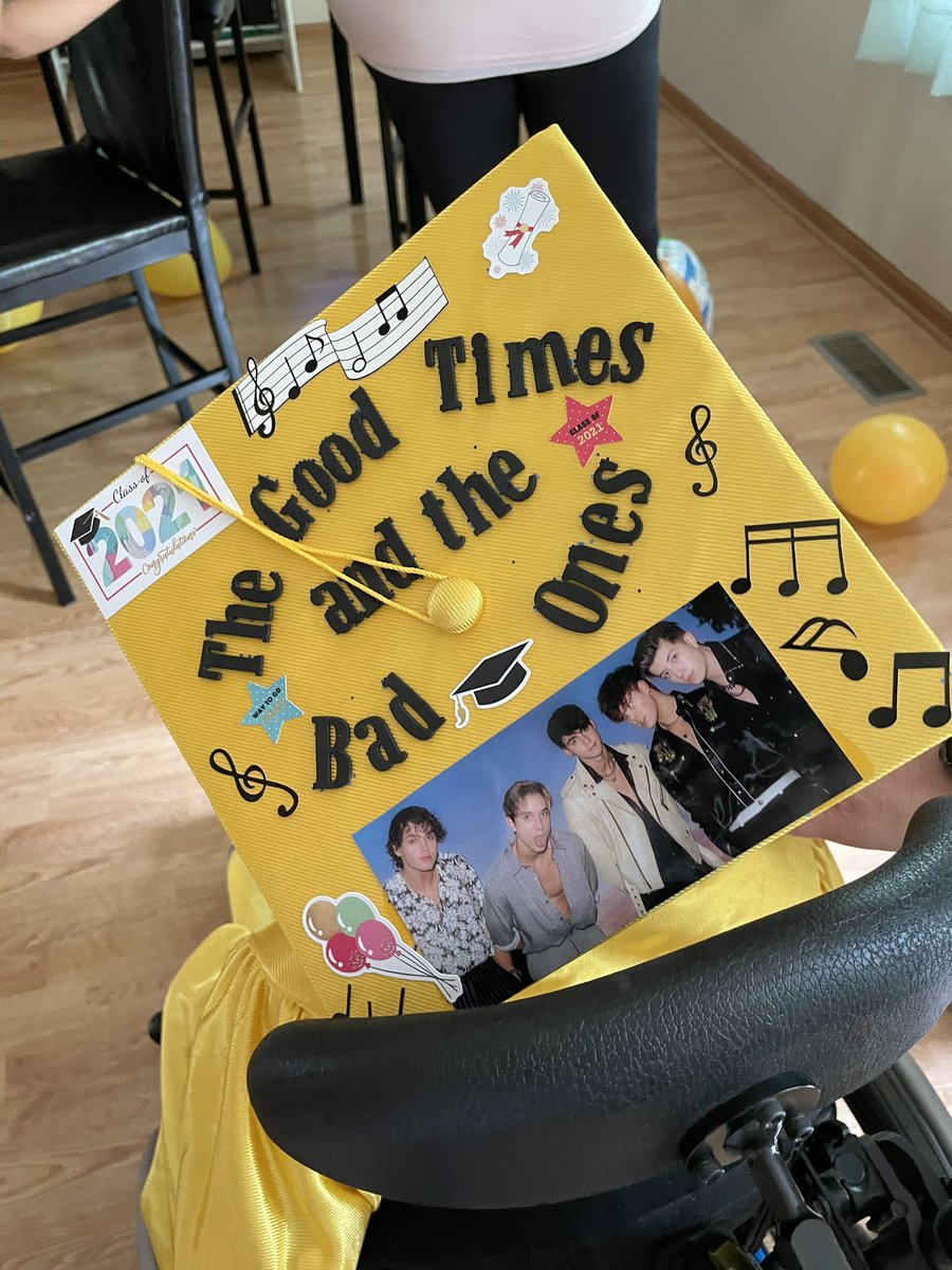 courtney_mearns's tweet photo. Josh has officially graduated from high school 🥺

And of course his boys had to be a part of his graduation cap😂🥰 #Graduation2021 https://t.co/ulHB8DPyIX