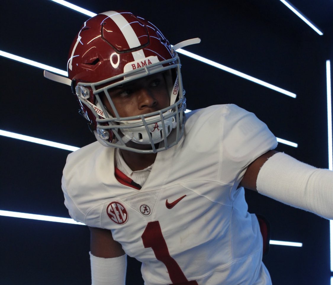 AndrewJBone's tweet image. We spoke with several more recruits about their camp experience at #Alabama on Saturday!  In-state OL Eston Harris earned an offer, Nick Cull talks about his conversation with Coach Saban and a pair of 2024 athletes shine alabama.rivals.com/news/recruits-… @bamainsider #RollTide