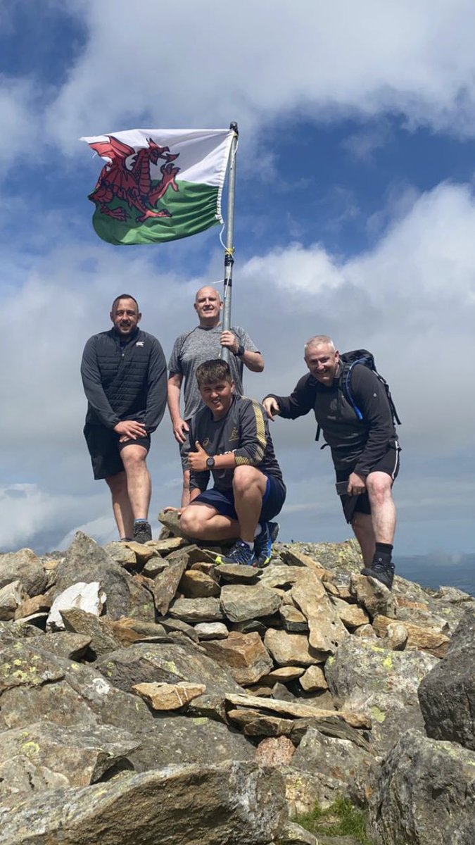 tony_pari71's tweet photo. Thanks to @ryanjumbo for being Sherpa today, top job mate 👍🏻 #marchlynloop #training #milage #HowGetsToBenNevis https://t.co/ZiHZ5LJg1r