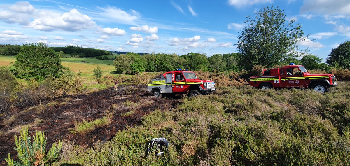 weeksy1027's tweet photo. I have attended a #wildfire ๐ฅ at #BroxheadCommon. It's a Site of Special Scientific Interest #SSSI due to ground nesting birds. A number of fires were deliberately set, all of which destroyed the cover these birds rely on. Contact @HantsPolice if you have any info @HantsIOW_fire https://t.co/NlB58QKRsJ