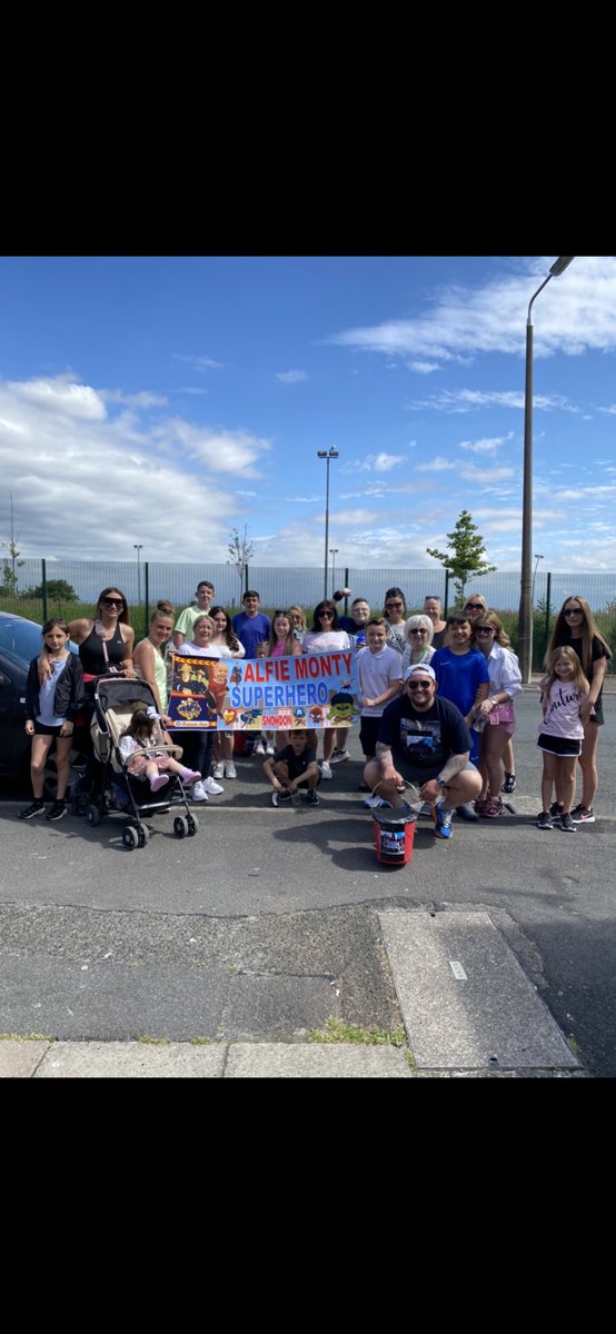 Amazing support on are walk thank you everyone we all rasied £958.97 unbelievable that 🙌🏻❤️🦸🏻‍♂️🪣 the kids done boss 🙌🏻❤️🦸🏻‍♂️