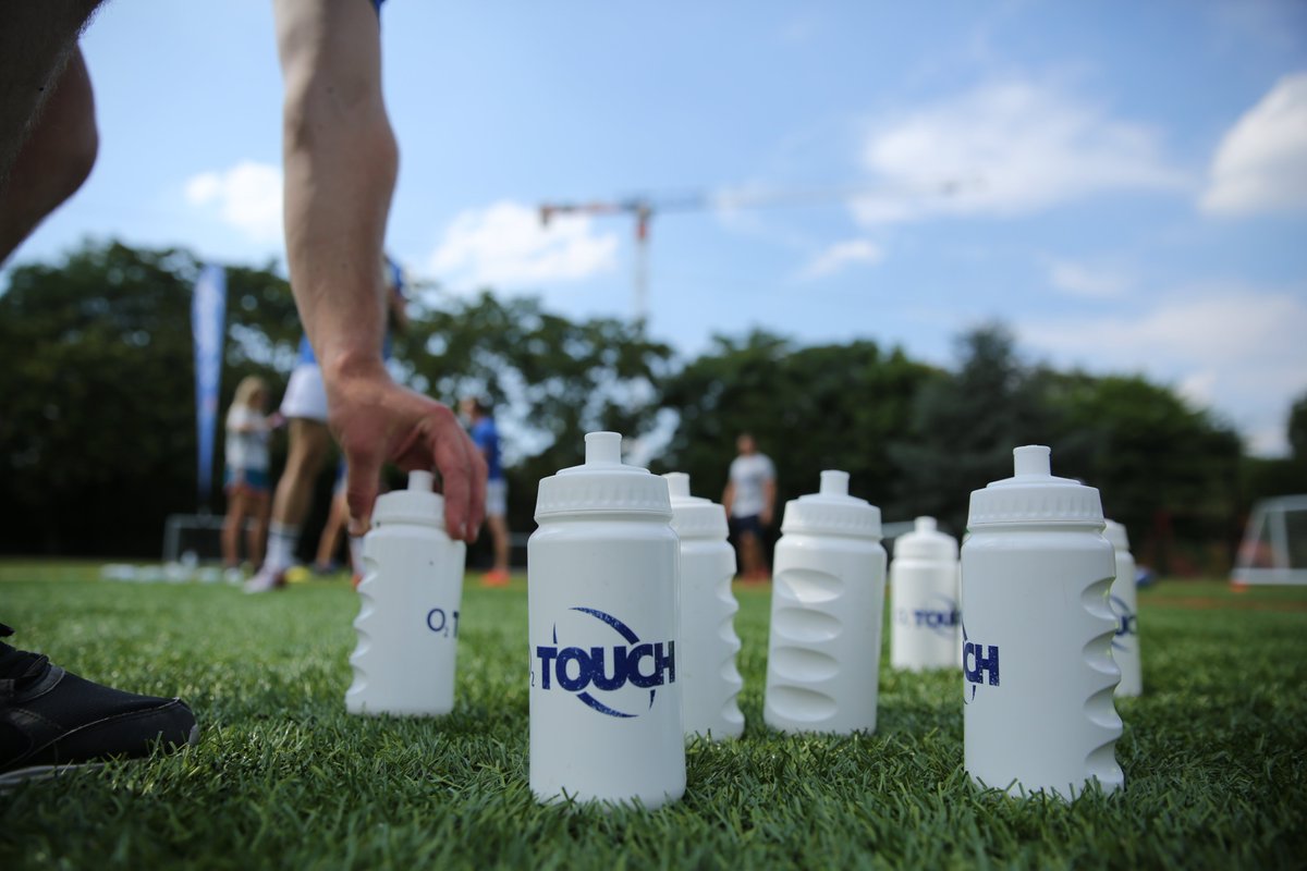 T1RugbyEngland's tweet image. It's going to get 🥵 this week 🌞📈

Don't forget to take some H2O to your next #O2Touch session 💧

#MondayMotivation