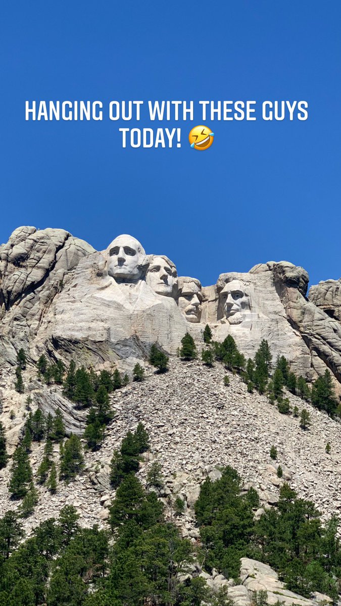 Road tripping has brought me to Mt Rushmore! Truly impressive. #adventurecamping #vacation #mountrushmore