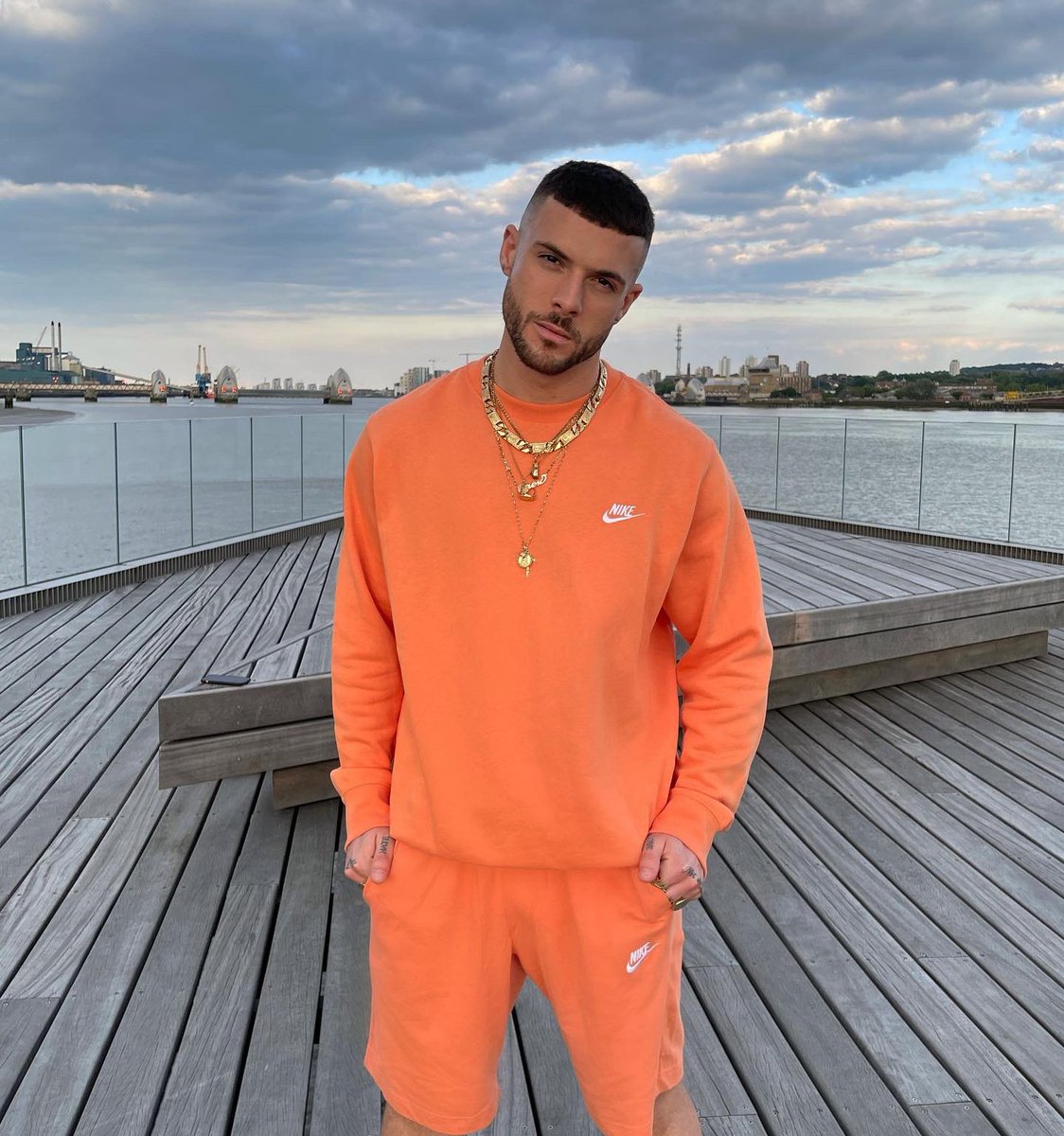 AARON FREW tweet media