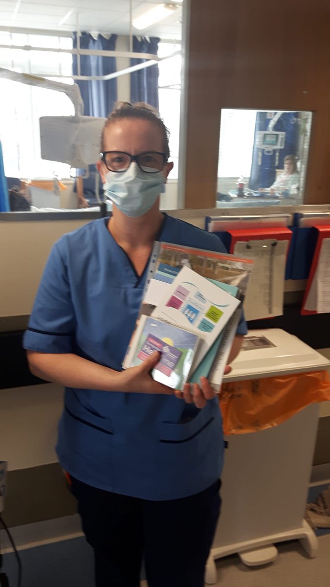 AimeeHenry91's tweet photo. What a week ,ward 24 uhm had a busy one with dementia awareness week, between our buzz sessions and information stall at the main entrance also  delivering packs to the wards we have reached out to about 100 people ...wow https://t.co/HOiALZxDS9