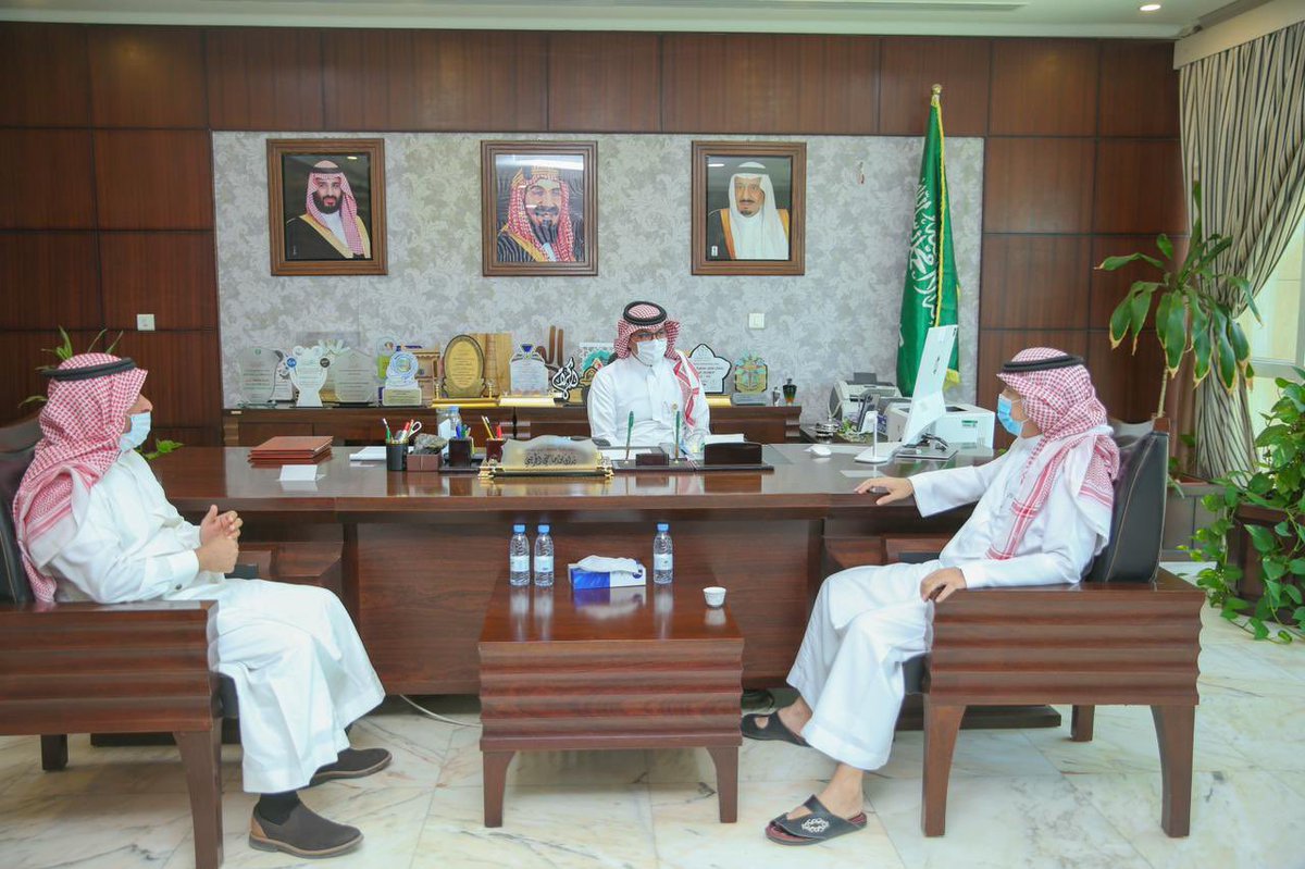 AlrassMc's tweet photo. ��ام رئيس المجلس البلدي أ/ محمد العساف بزيارة التقى من خلالها برئيس البلدية م/ نداء الحربي لمناقشة المواضيع المشتركة التي تساهم في تطوير العمل البلدي في المحافظة وتحقيق اعلى كفاءة لها https://t.co/DCUxvojCX7
