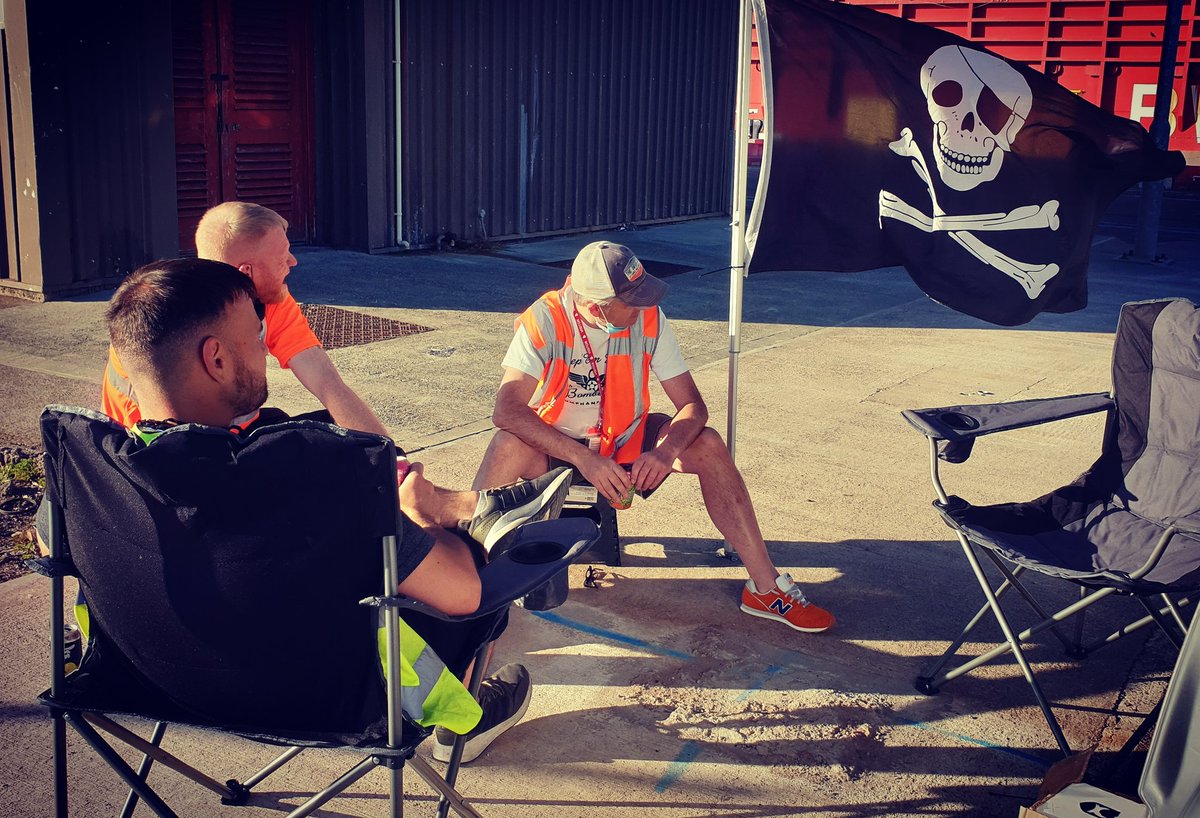 JtecComms's tweet image. Been a while since our last post, we&apos;re currently competing a couple of ship refits at a Naval Base t&apos;up North. We&apos;re enjoying a well earned beer after a hard weeks work.