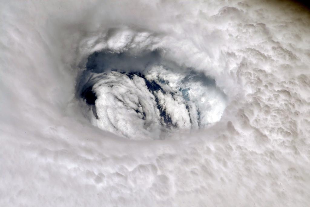 Eye of hurricane photographed from orbit