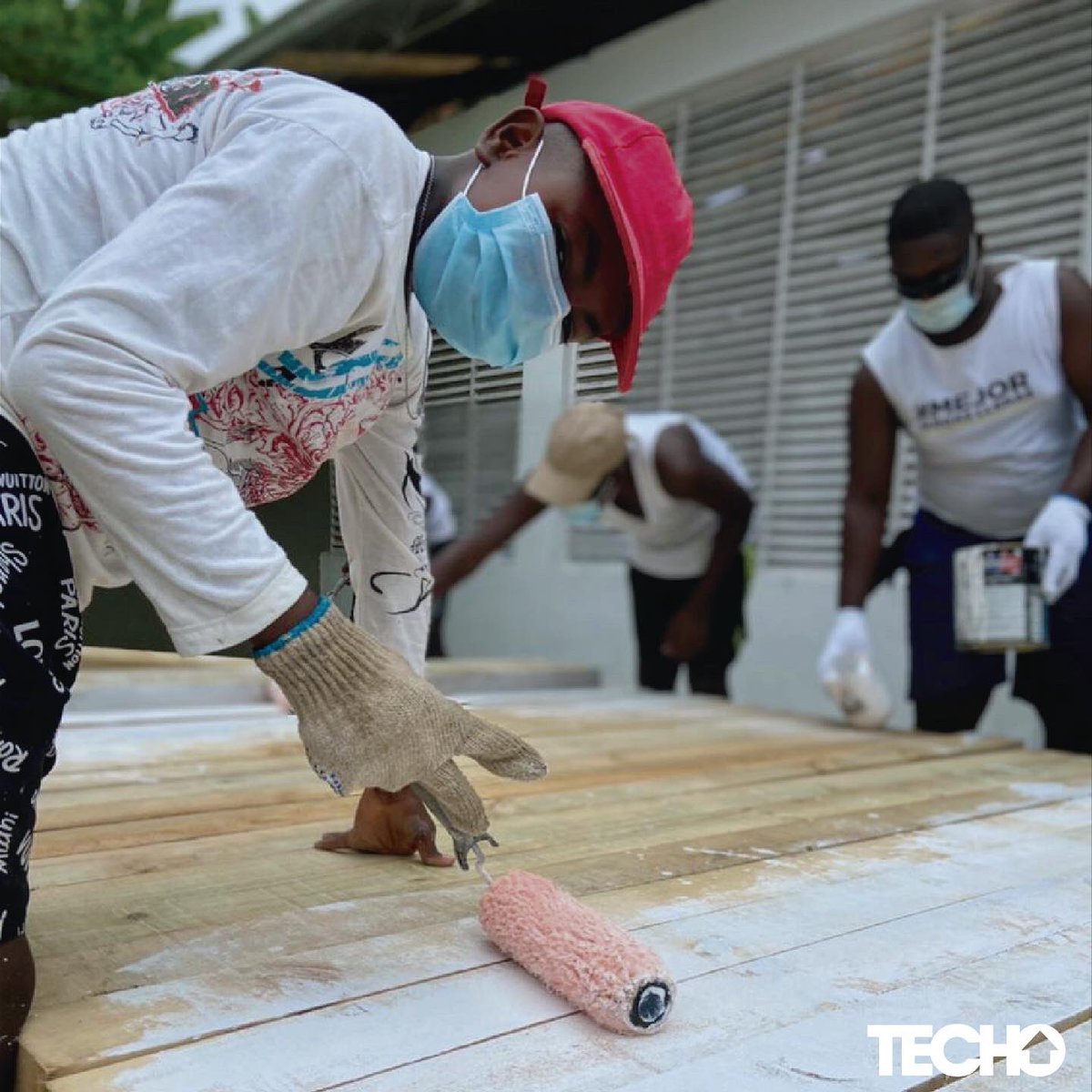 TECHO_col's tweet photo. Se adelanta la construcción del puesto Jóvenes Constructores de #Arte y #Cultura "Ubuntu" en #Condoto, #Chocó 🙌
A través de la alianza #JuntosPorChocó y con el apoyo de nuestro #Voluntariado y la #Comunidad, avanzamos con la pintada de paneles del proyecto.💙
#TECHOconHECHOS https://t.co/RygHgEuDCS