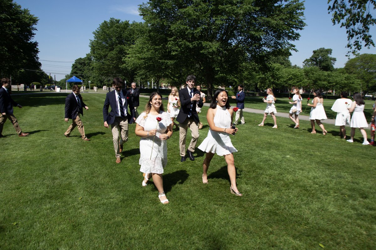 phillipsacademy's tweet photo. Congrats, Class of 2021! 🌹🎓💙 https://t.co/1nOG0ZYvxz