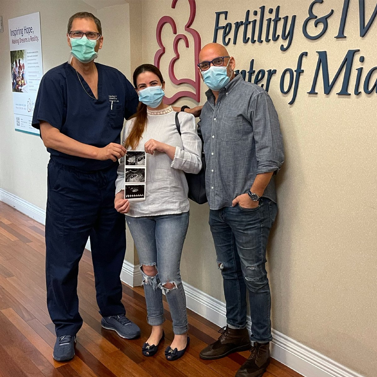 DoctorAkerman's tweet photo. Felicidades @anailis701 y Carlos! Se nota la felicidad en sus ojos.
Disfruten el #embarazo🤰
#bebeencamino 👶🏻 ! #FIVFbebe
#FIVFofMiami #HelpingYouMakeABaby
#FIVFTeam #FIVF #fertilidad #infertilidad #fertilizacioninvitro #fertilizacióninvitro #fertilizacionasistida https://t.co/qryfbTgQ1V
